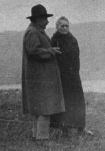 5 novembre - Marie_Curie_and_Albert_Einstein